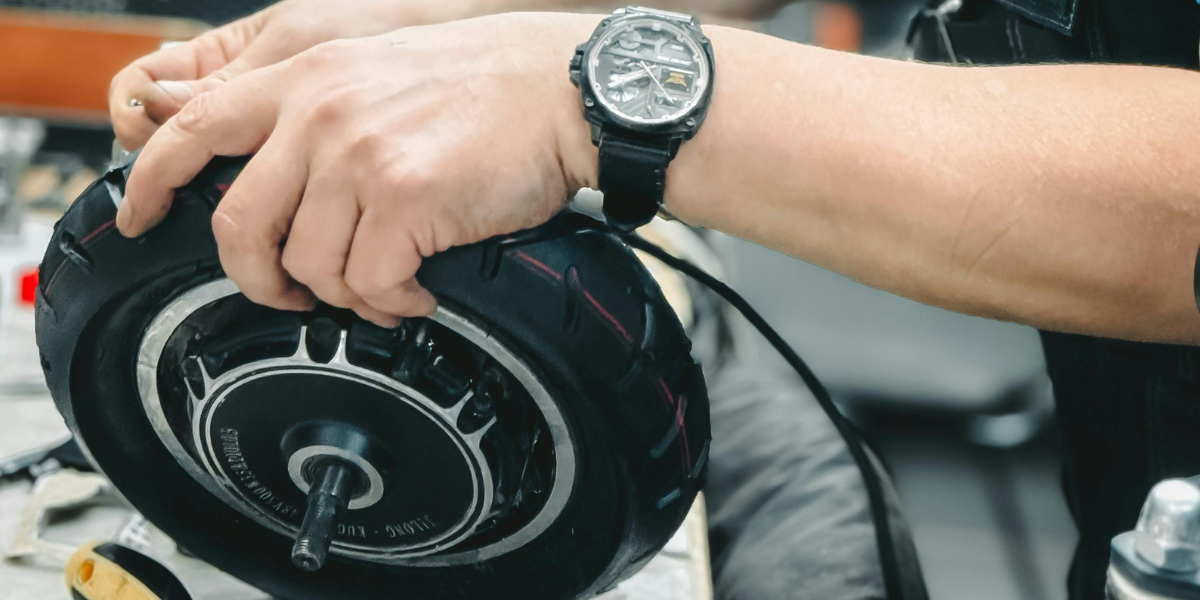 How can mobility retailers manage warranty and servicing records