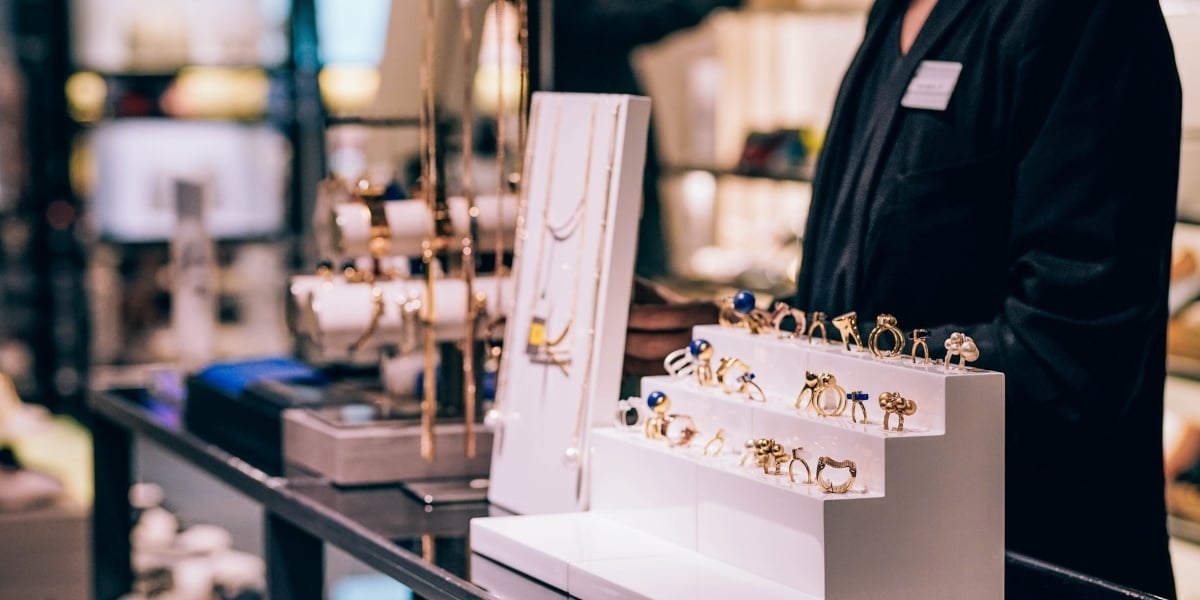 How to start a jewellery business in the UK in 2026