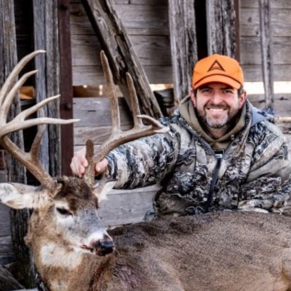 simmons-sporting-goods-headshot-hunter-simmons